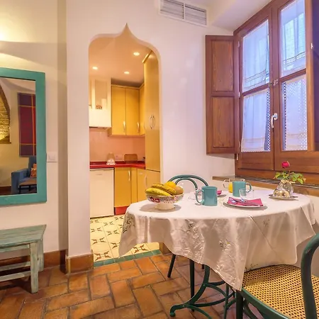 Daire Apartasuites Alberca Deluxe *